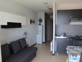Appartement climatisé avec balcon, proche des Thermes et de l'Étang de Thau - FR-1-503-57